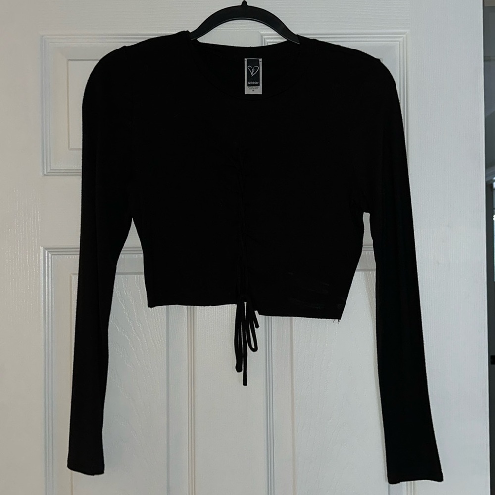 Black lace up long sleeve crop top